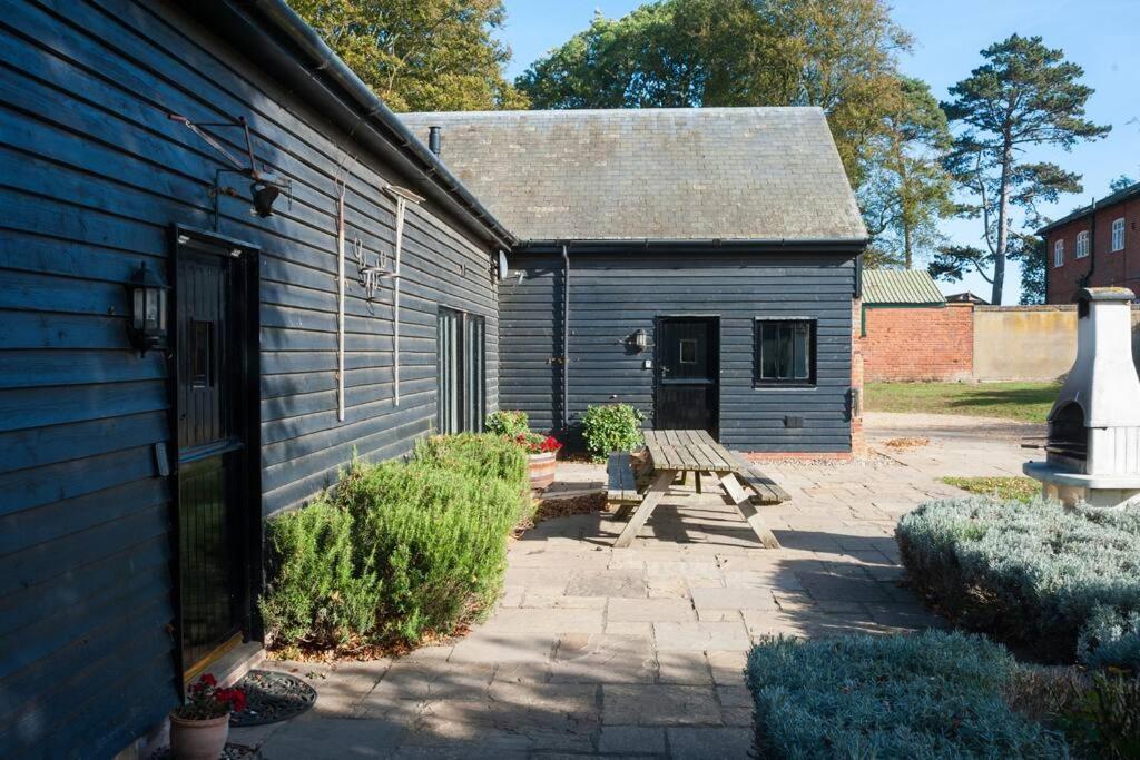 Vila Marshlands House, Sleeps 16 - Country Barn With Hot Tub Woodbridge Exteriér fotografie