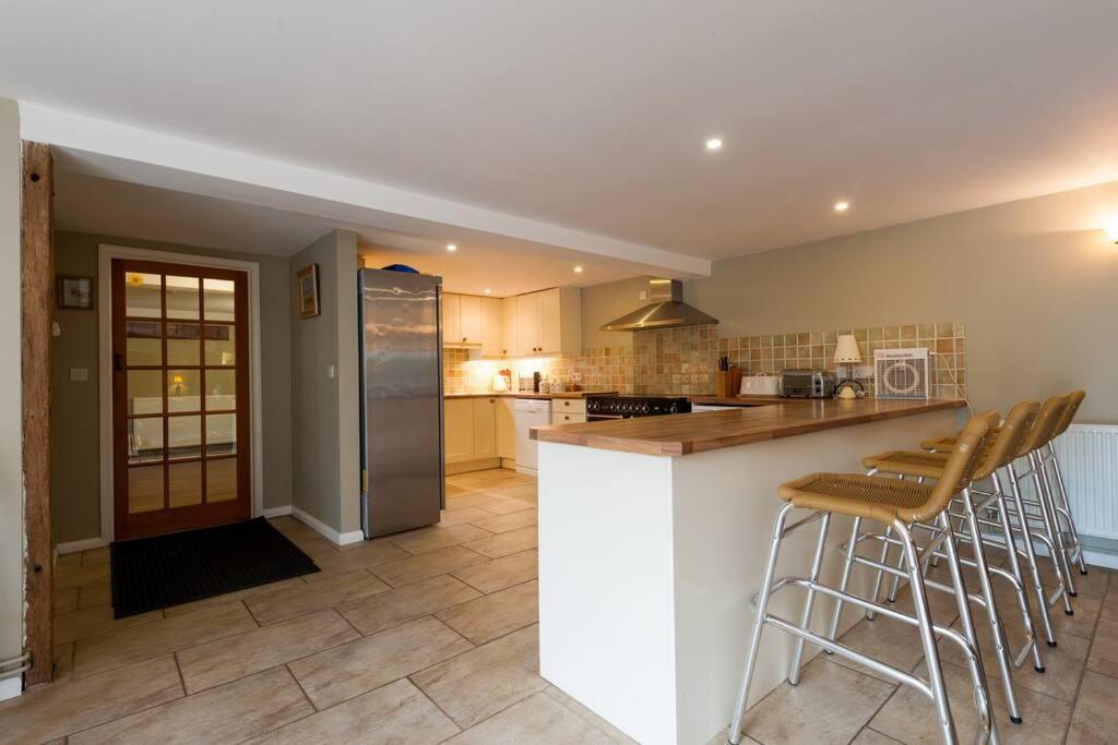 Vila Marshlands House, Sleeps 16 - Country Barn With Hot Tub Woodbridge Exteriér fotografie